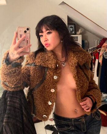 Full leaked Beabadoobee private onlyfans photo