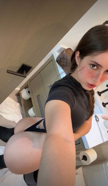 Full leaked Emarr b private onlyfans photo