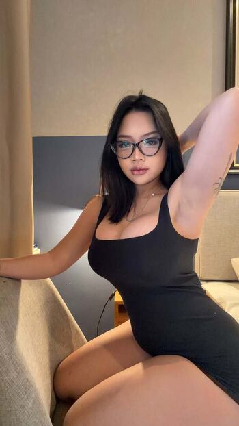 Full leaked Indonesian girls private onlyfans photo