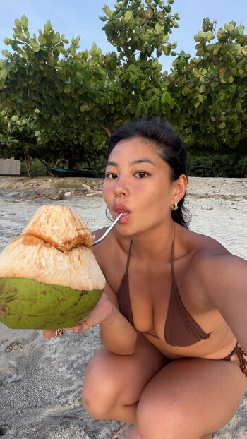 Full leaked Indonesian girls private onlyfans photo
