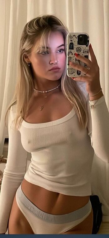 Full leaked Issy chan private onlyfans photo