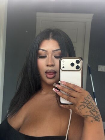 Full leaked Latinaxmamiu private onlyfans photo