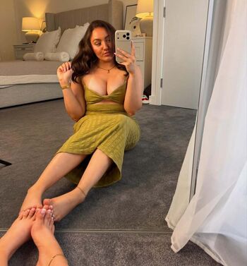 Full leaked Leah reuben private onlyfans photo
