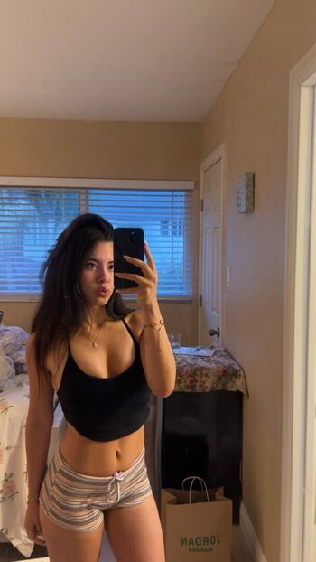 Full leaked Littlemissava private onlyfans photo
