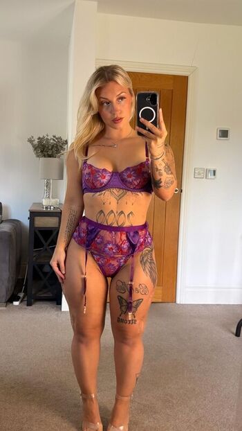 Full leaked Littlemissbunda private onlyfans photo