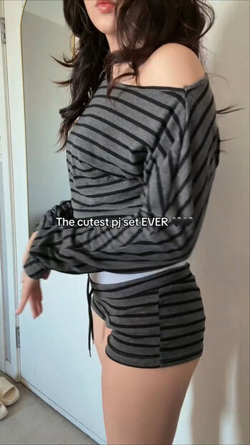 Full leaked Looksbyvee private onlyfans photo