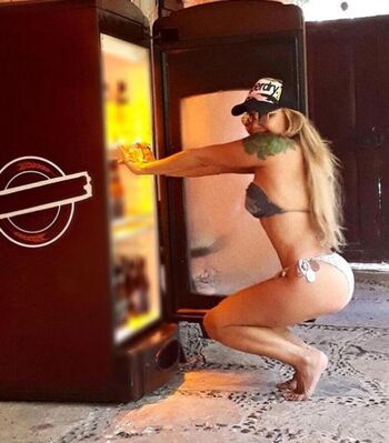 Full leaked Yonca evcimik private onlyfans photo